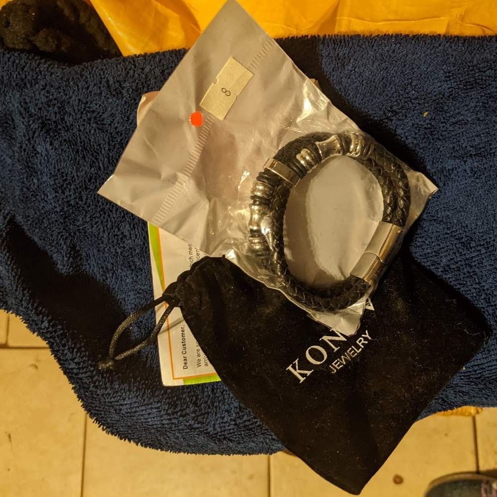 Stuff - Picture 5 of 16